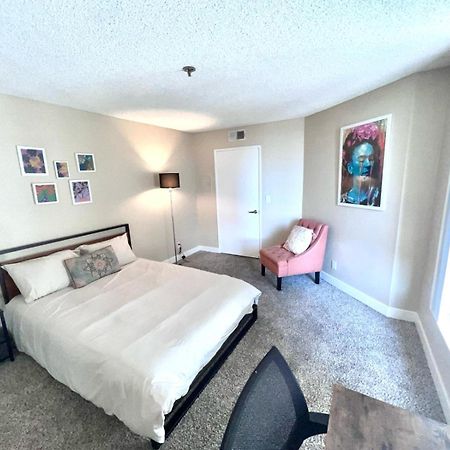 Hollywood Two Bedroom & Free Two Parking Spots Apartment لوس أنجلوس المظهر الخارجي الصورة