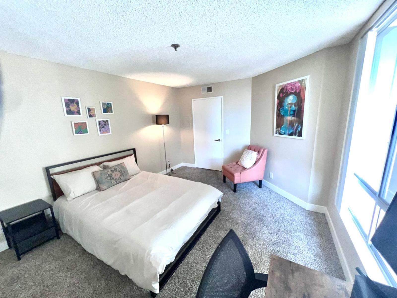 Hollywood Two Bedroom & Free Two Parking Spots Apartment لوس أنجلوس المظهر الخارجي الصورة