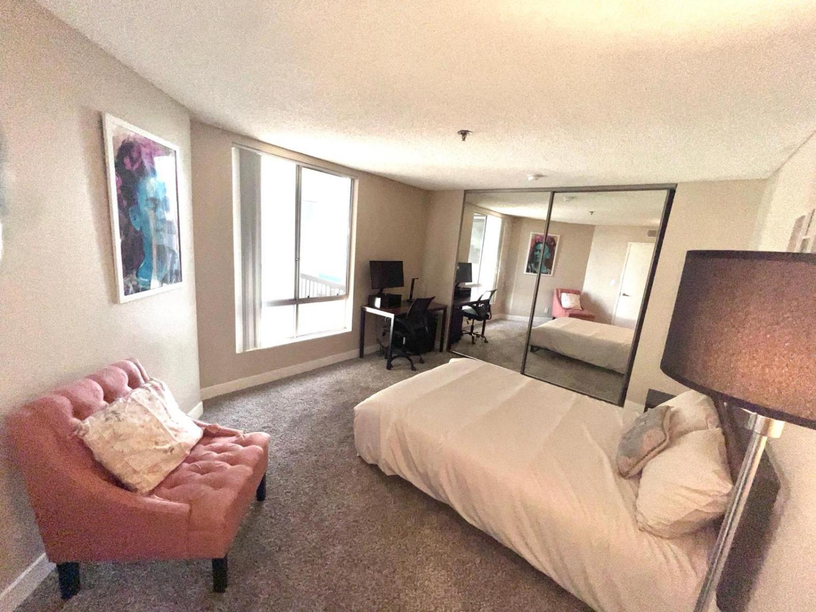 Hollywood Two Bedroom & Free Two Parking Spots Apartment لوس أنجلوس المظهر الخارجي الصورة