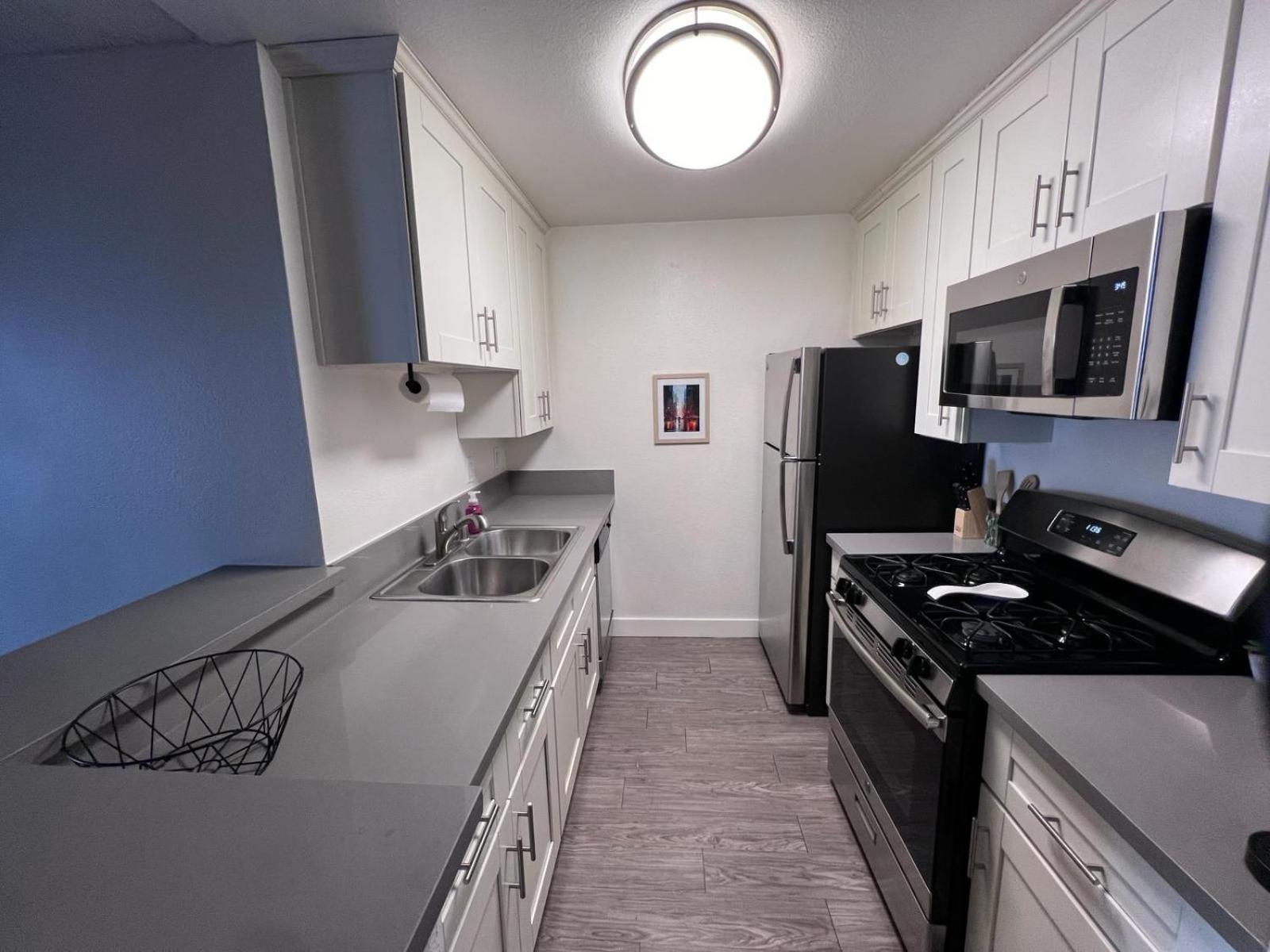 Hollywood Two Bedroom & Free Two Parking Spots Apartment لوس أنجلوس المظهر الخارجي الصورة